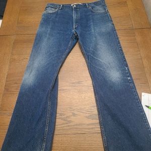 Levi 517 size 36x32